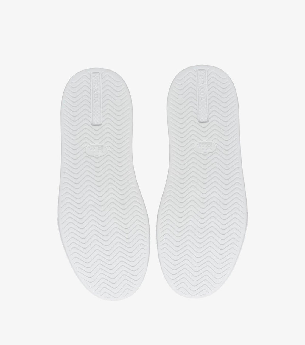 Macro Low-Top