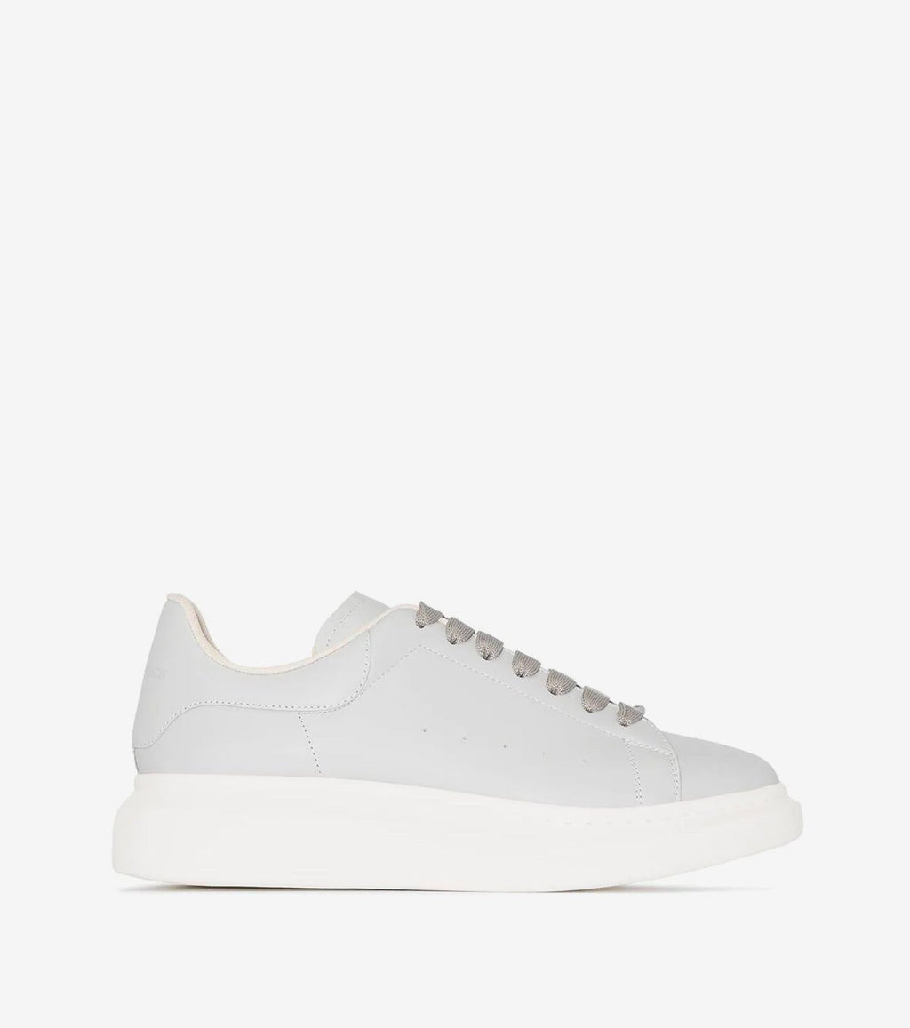 Oversized Lace-Up