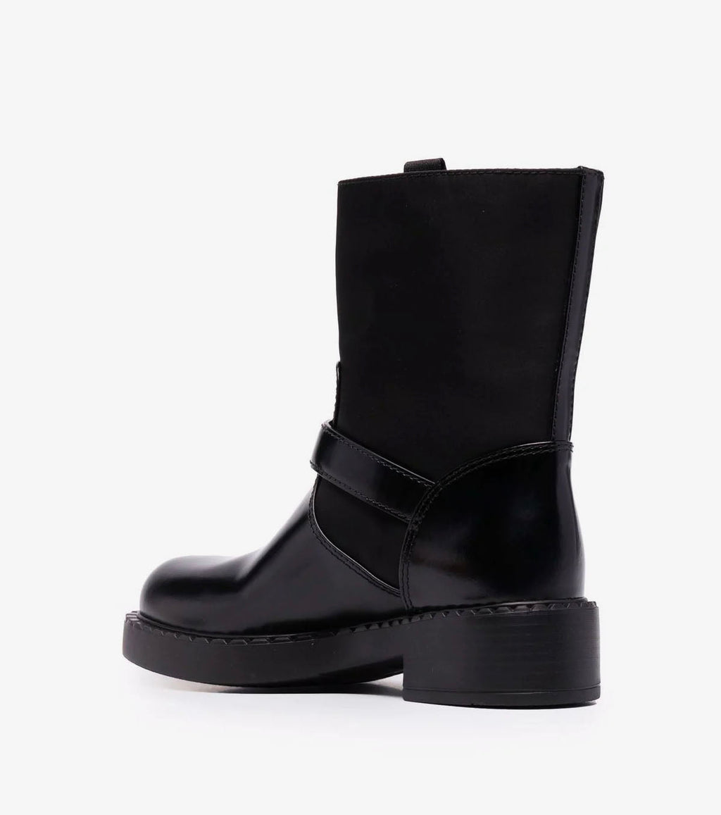 ( W ) brushed leather and Re-Nylon