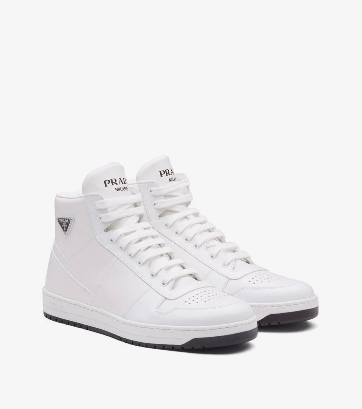 ( W ) Downtown high-top
