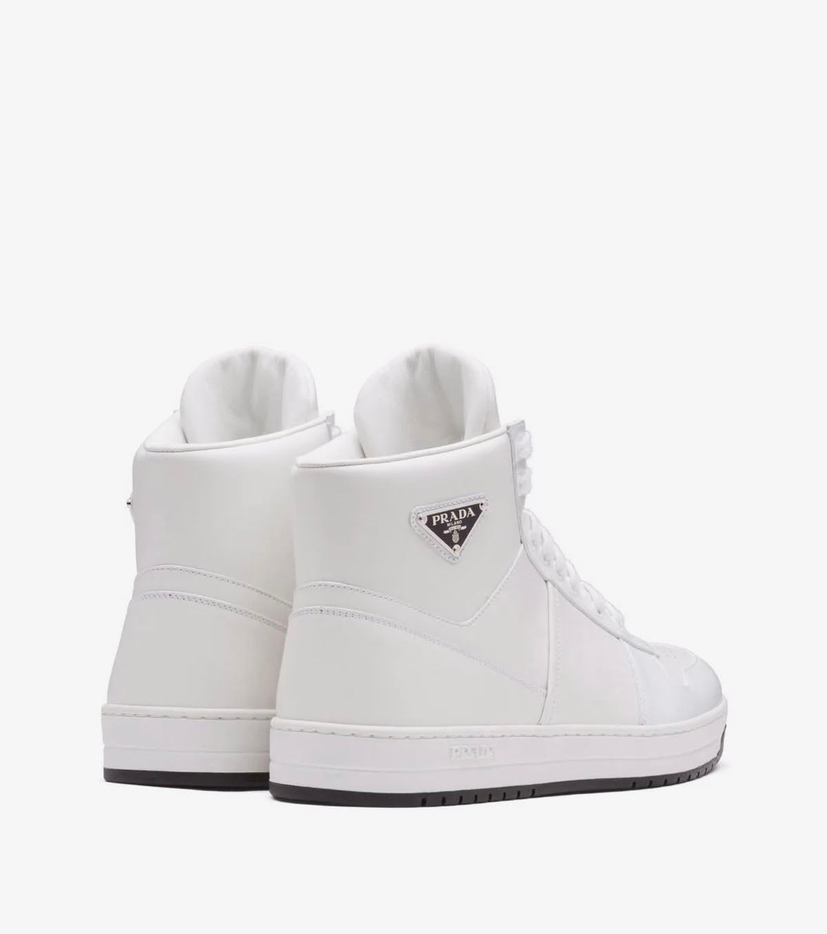 ( W ) Downtown high-top