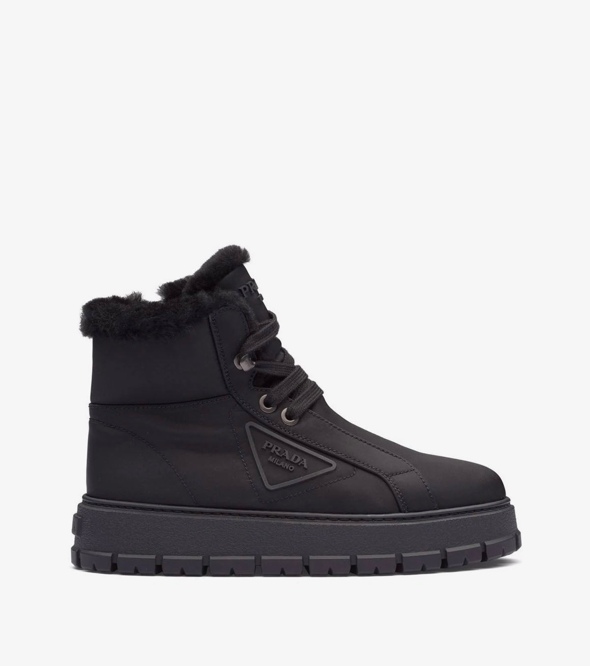 ( W ) triangle-logo ankle